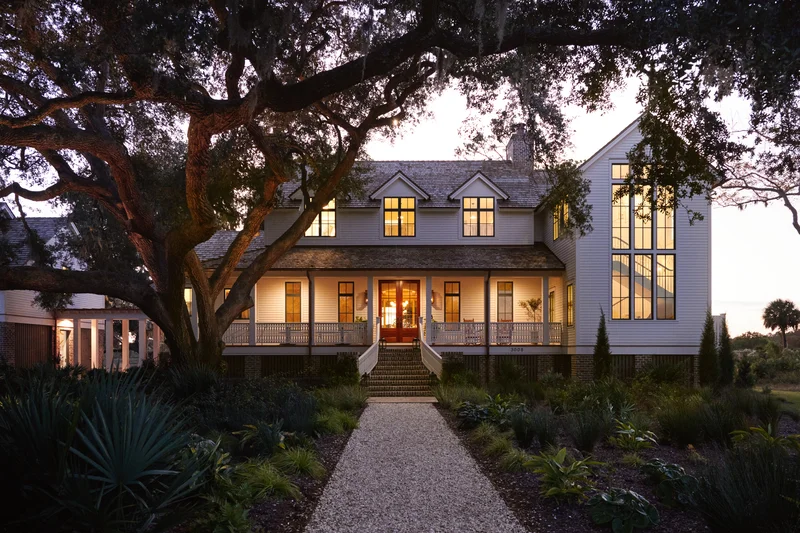 Image of window replacement cost of classic Southern home